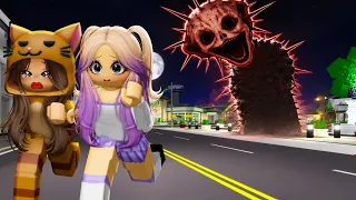 Sobrevivimos al ATAQUE de THE BOILED ONE en Brookhaven Roblox