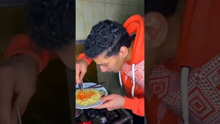 عملتلة اندومي كوري حار مولع الاندومي الكوري نار بمعني الكلمة Part1 ايوسف ناصر 