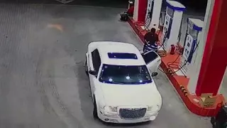 عصابة تخطف عامل محطة وقود بالرياض 