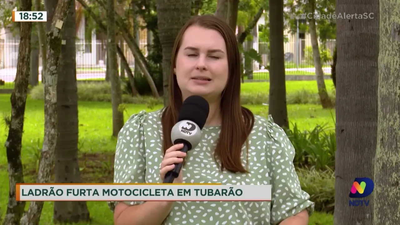 Ladrão furta motocicleta em tubarão