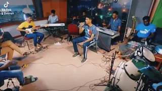 علي عبدالمنعم عندي زول بهوا 