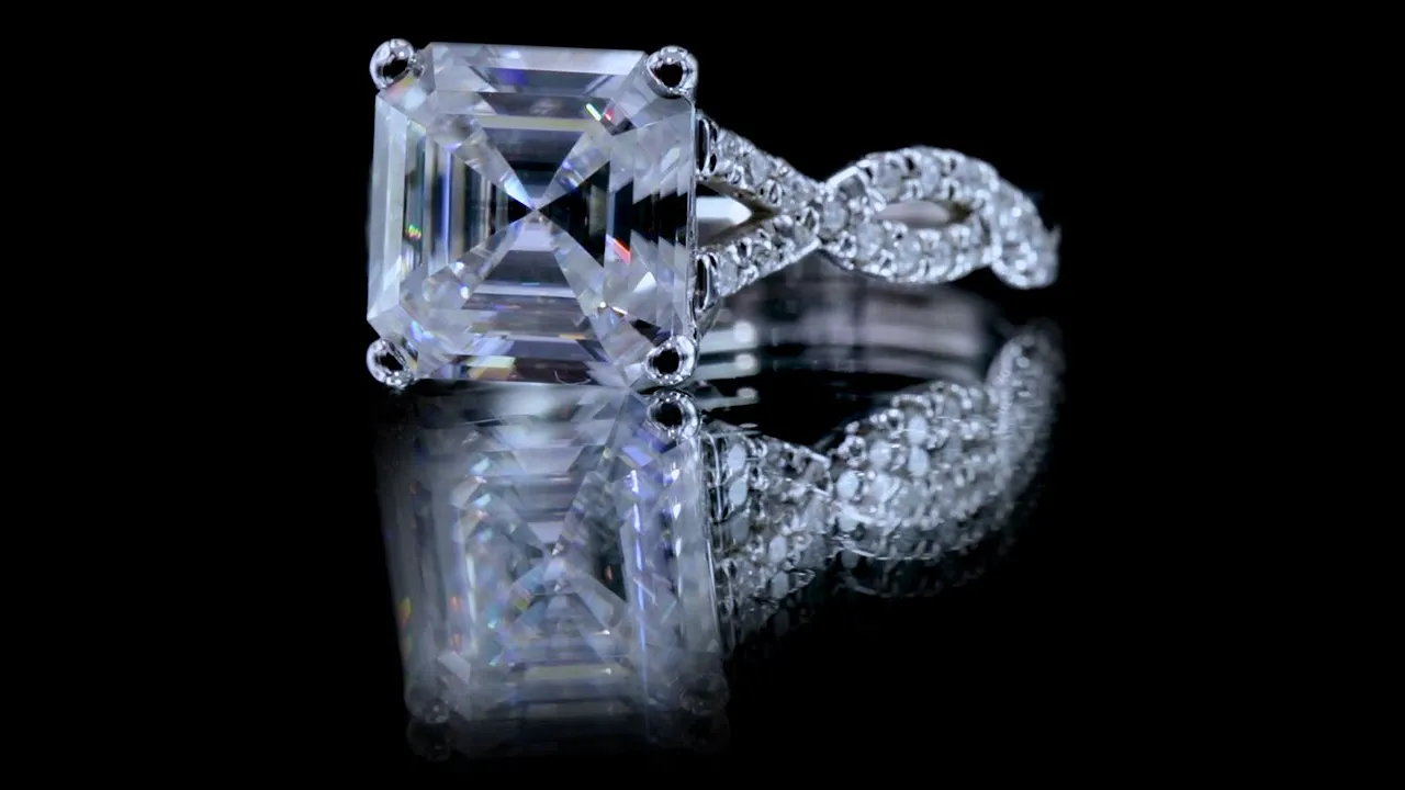 What Does Carat Mean for Diamonds? Diamond Carats Explained - The Four C's of Diamonds