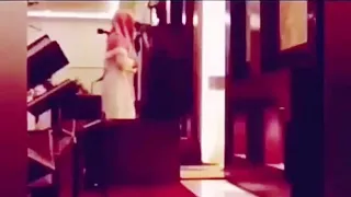 ويسقون فيها كأسا كان مزاجها زنجبيلا الإنسان ١٧ 