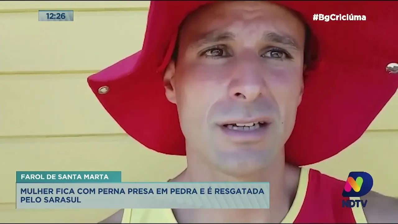 Mulher fica com a perna presa em pedra no Farol de Santa Marta e é resgatada pelo Serviço Aeromédico