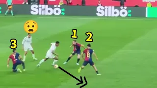 يا بيلي أقطع الحديث يا بيلي أنت الحديث يا بيلي أكمل الحديث يا بيلي لا تنهي الحديث 