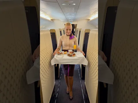 Dessert served on 40.000 feet. ETIHAD Airways #etihadairways #firstclass #flight