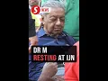 Download Lagu Dr. M rust uit bij IJN nadat hij zich vermoeid voelde tijdens een verjaardagsfeestje