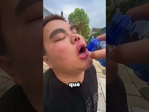 ¡Les Echó Agua Porque Pensó que Eran Estatuas! 😱