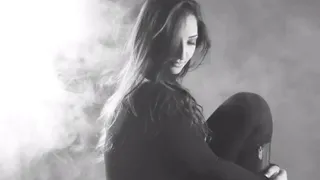 ياما استنيت الفرصة تجيلي واحكي معاك    دندنها