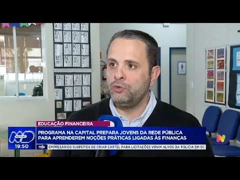 Ensino de finanças nas escolas: programa beneficia jovens em SC