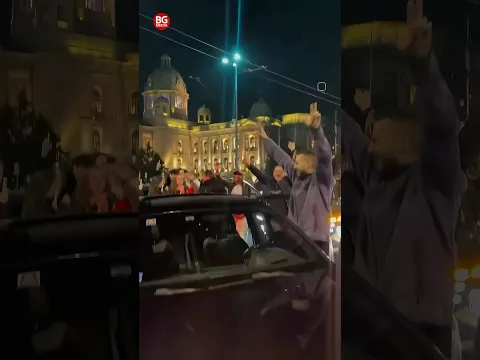 Эпоха завершена: 25 октября в Белграде масштабно отпраздновали поражение партии Вучича на выборах