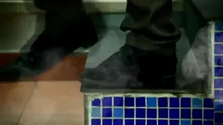 jamaa anaswa akifanya mapenzi kituo cha polisi