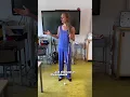Download Lagu Juf Tjarda is bijna blind en nam mijn klas een dagje over!