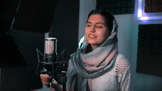 کاور آهنگ غریبه از ابی لیتلز 