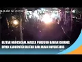 Download Lagu BLITAR | Blitar Mencekam, Massa Perusuh Bakar Gedung DPRD Kabupaten Blitar dan Jarah Inventaris