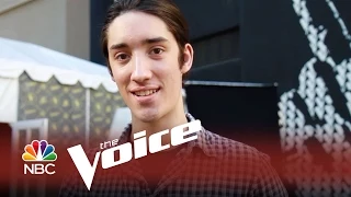 The Voice 2014 - Taylor Answers Your Twitter Questions YouTube Exclusive
