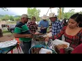 Unas carnitas para los cabalgantes que acompanaron a la familia caldera