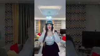 عايزين ناس مظبوطه انا نسيت الكلام من صوت البالونه     لي لي سليم                            دندنها