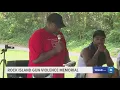 Quad Cities community honors De Mar Bester