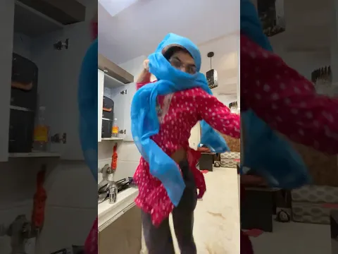 When you try to hide your online shopping from your mom 👩🏻🥲 | Hassu #shorts