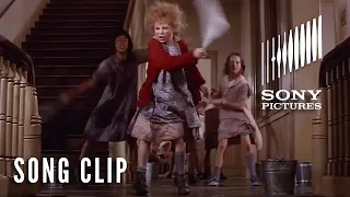 ANNIE 1982 - It s The Hard Knock Life Full Clip