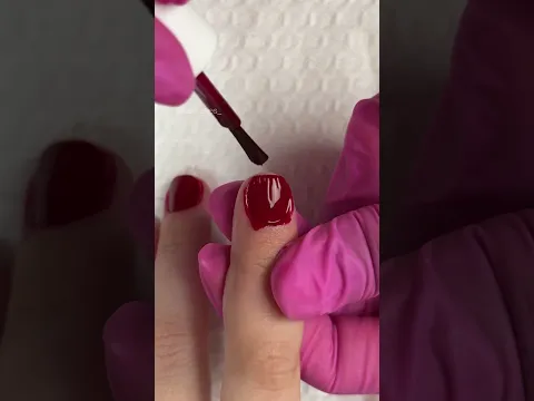 Unhas com esmalte vermelho perfeito ♥️