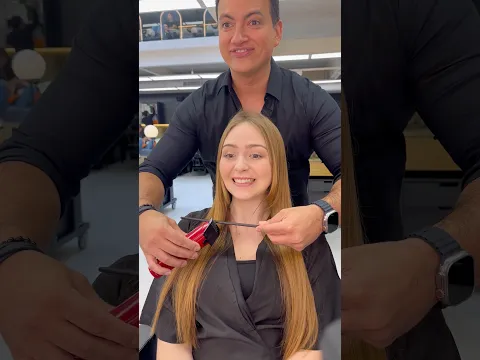 Corte de cabelo em camadas e mechas douradas por Rodrigo Cintra
