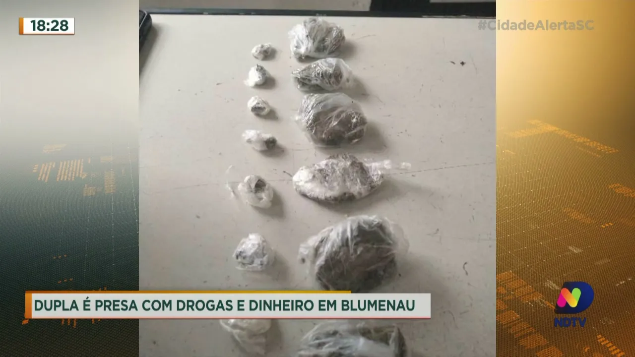 Dupla é presa com drogas e dinheiro em Blumenau