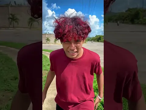 Este gallo se llevo mis tenis