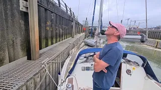 16.6.26. Entering the two Swansea locks. A slow video