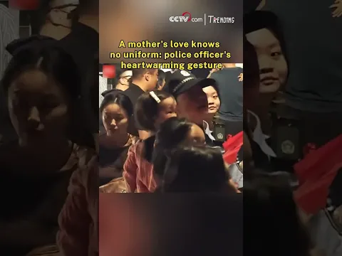 A mother's love knows no uniform: police officer's heartwarming gesture