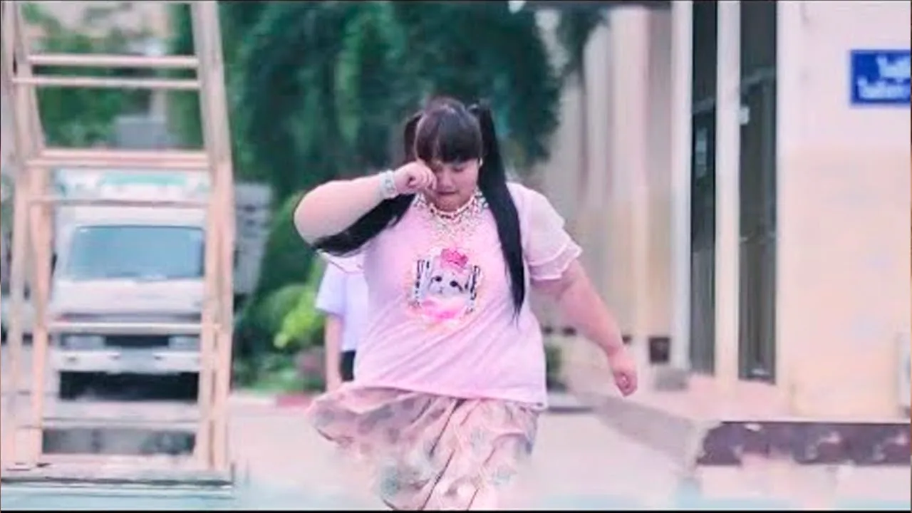 ¡La Gordita que Todos Molestan, se Bebe 1 Café Mágico y Se Convierte en una Belleza con 70Kg Menos!