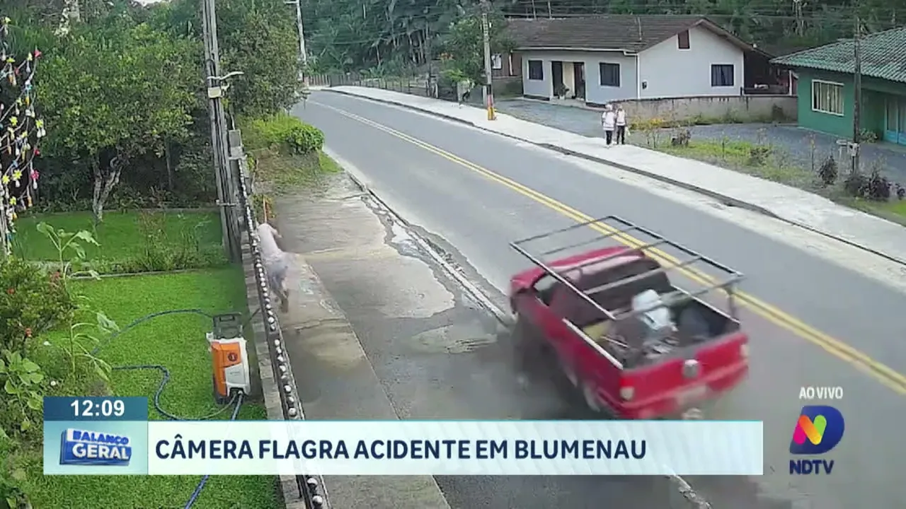 Câmera flagra acidente em Blumenau