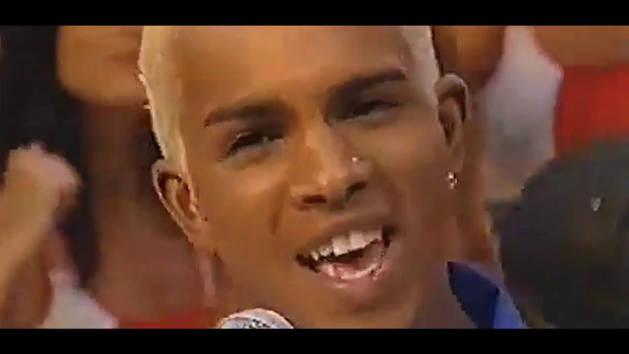 (Video) Os Travessos - Tô Te Filmando (Sorria) (Video) Os Travessos - Tô Te Filmando (Sorria)