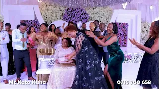UTAPENDA BOSI WA BI HARUSI ALIVYOMMWAGIA MAMA MZAA CHEMA MAMILIONI USIKU WA SEND OFF YA |AMINA MLUGU