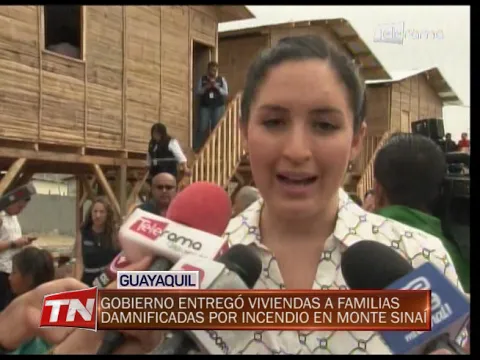Gobierno entregó viviendas a familias damnificadas por incendio en Monte Sinaí
