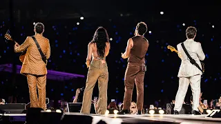 Jonas Brothers ft Demi Lovato - Wouldn t Change a Thing Live from MetLife Stadium