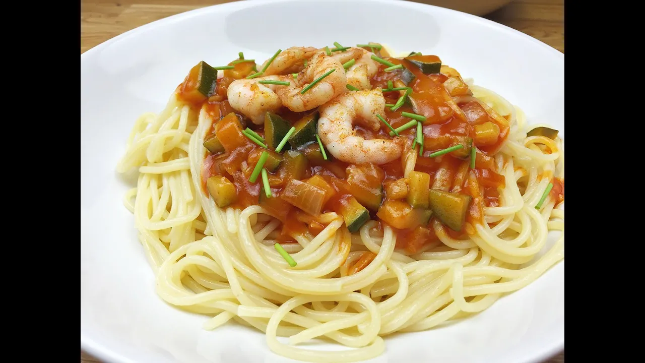 
          
          
          
            
            Spaghetti mit Zucchini Garnelen Sauce
          
        . 