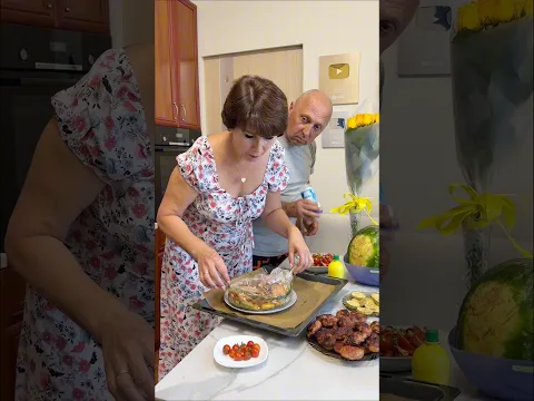 Когда он приготовил салат😂