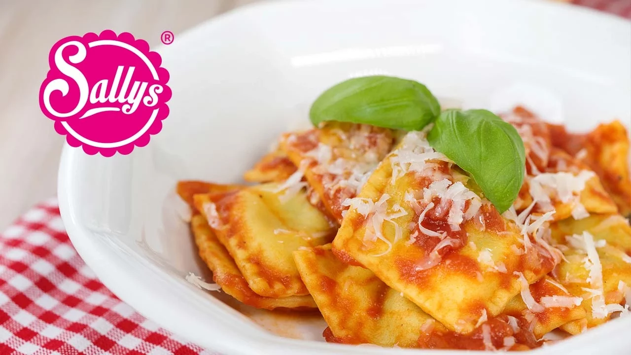 Spinat Lasagne mit Feta & Bechamelsauce | ANA+NINA