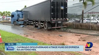 Caminhão desgovernado atinge muro de empresa na Antônio Heil, em Itajaí