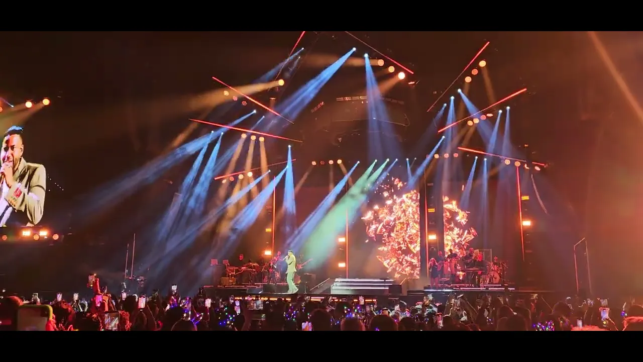 Romeo Santos - Eres Mía (The Reggaeton & Latin Festival - Rotterdam Ahoy, NL - 2023-07-14) Romeo Santos - Eres Mía (The Reggaeton & Latin Festival - Rotterdam Ahoy, NL - 2023-07-14)