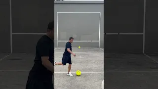 Del Piero No Look Passing 