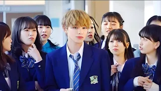 شاب مشهور كل الطالبات بتجري وراه ولكن المفاجأة لما بيختار بنت انطوائية تكون حبيبته ملخص مسلسل كامل 