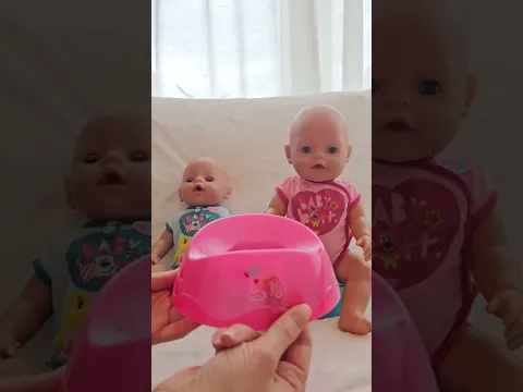 Whose potty is better? Potty Training 🚽