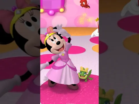 MINNIE se Convierte en MINNICIENTA 🎀