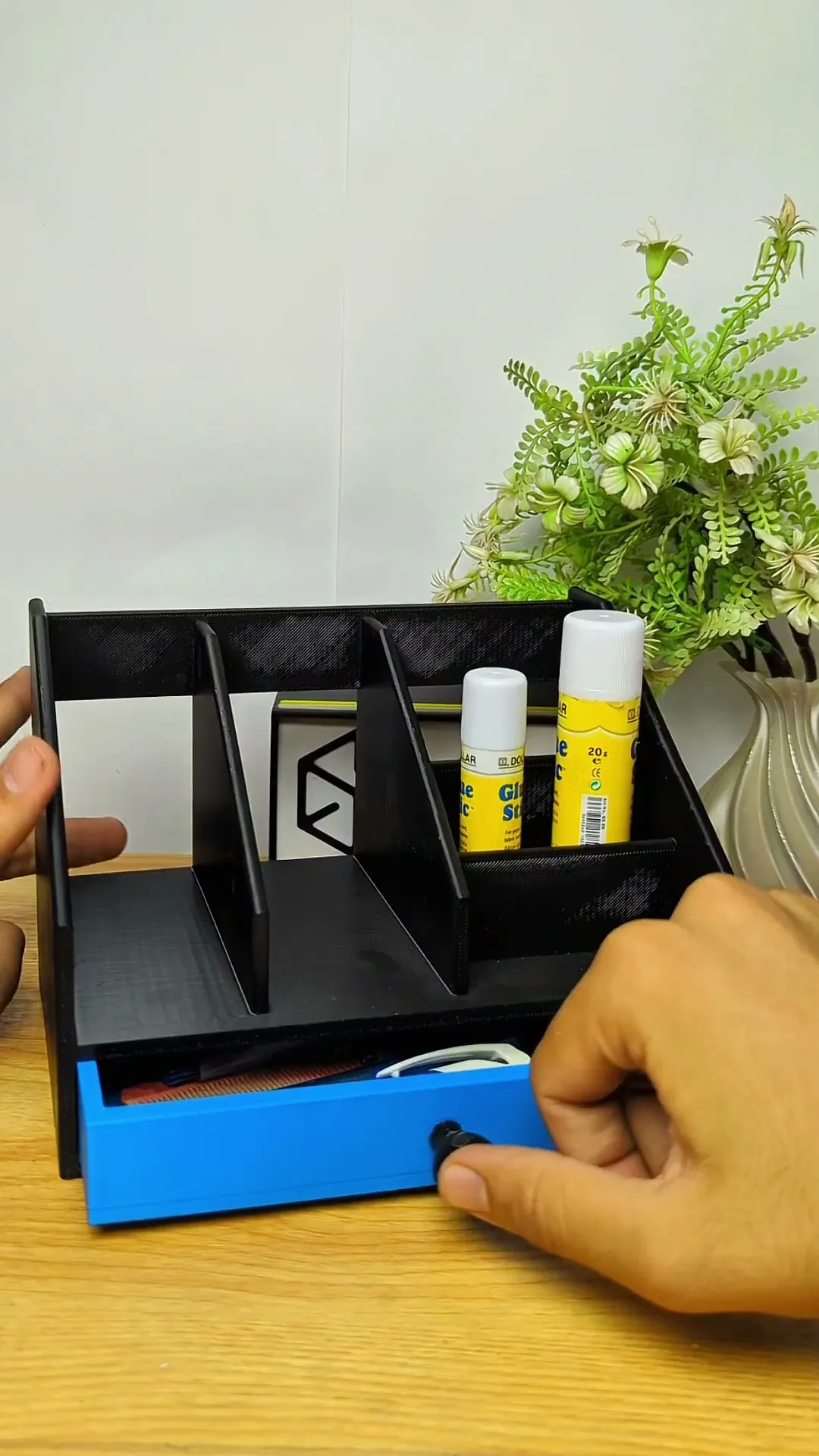 Desktop Organizer: Boost Productivity & Organize!
