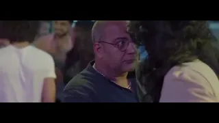 ولا بقولك ايه انت خنقتني كلمة تانية هزغدك دماغ افلقك   رامز جلال دندنها