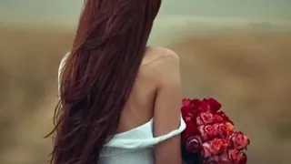 انسى كل الناس      وما إنتي إلا لحن  أحب  ه  قلبي فأحتضنته  ليكون  معزوفته  الأبدية  دندنها