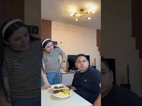 Ela pensou que a comida tava ruim!￼